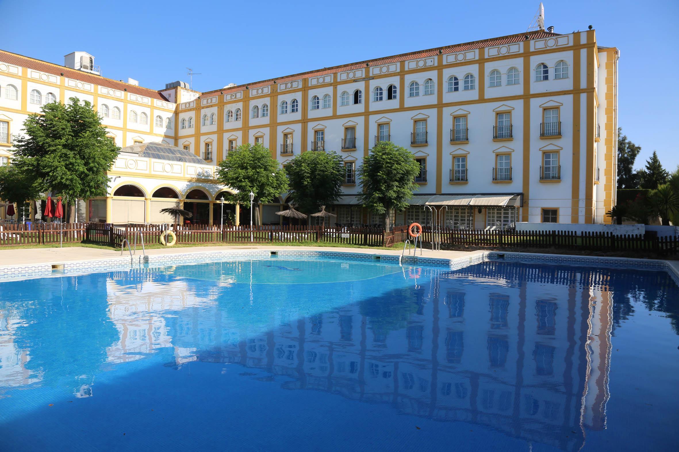 Exe Gran Hotel Solucar Sanlúcar la Mayor Kültér fotó