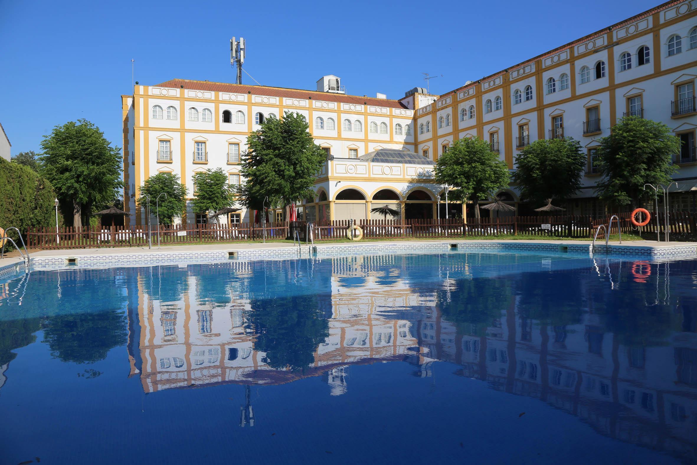 Exe Gran Hotel Solucar Sanlúcar la Mayor Kültér fotó