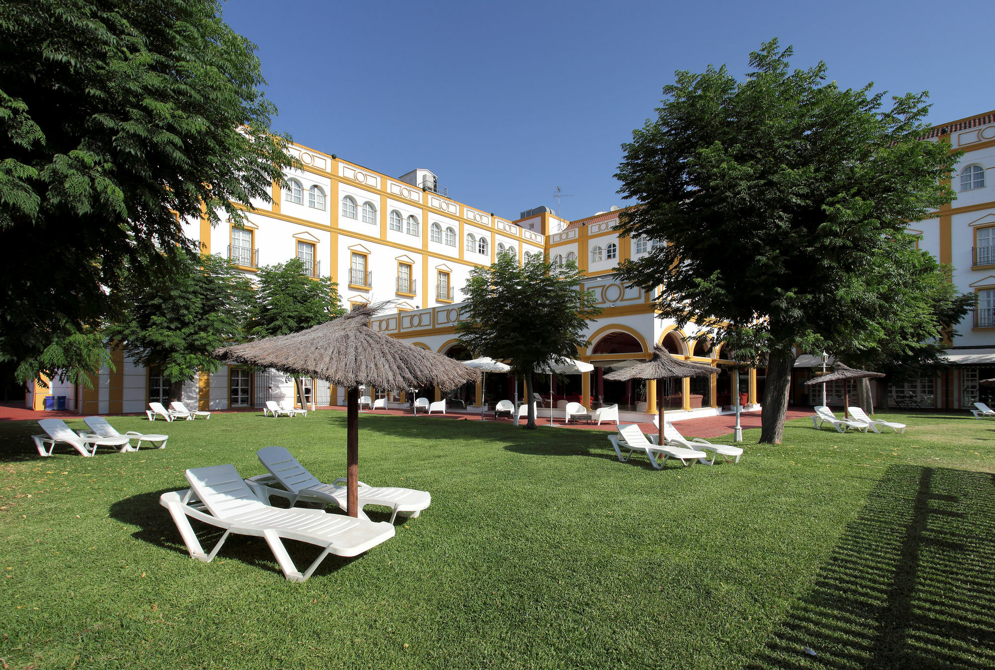 Exe Gran Hotel Solucar Sanlúcar la Mayor Kültér fotó